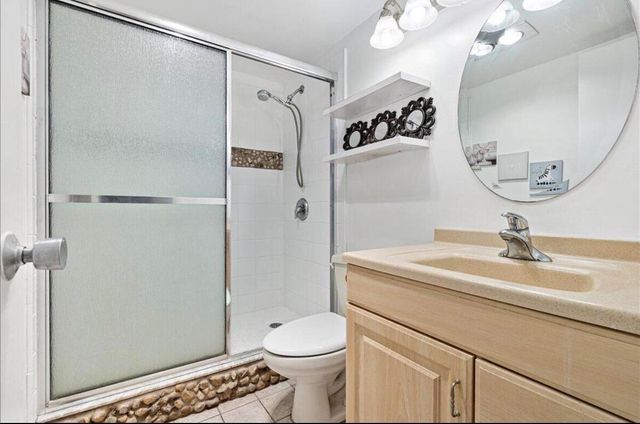 98 E Cambridge E, West Palm Beach, FL 33417
