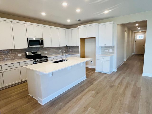 544 Raleigh DR, Georgetown, TX 78633