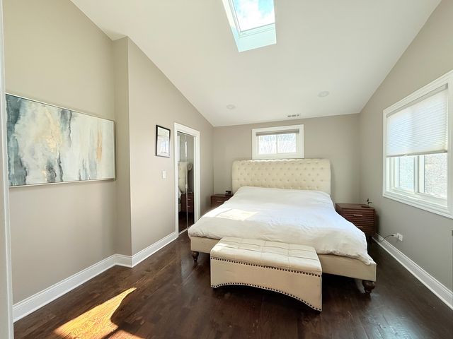 8216 N New England Avenue, Niles, IL 60714