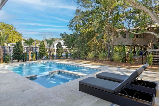 2923 Middle Street, Sullivans Island, SC 29482