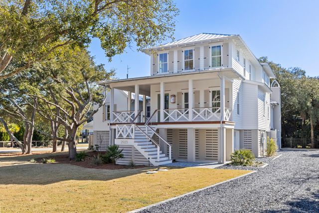 2923 Middle Street, Sullivans Island, SC 29482