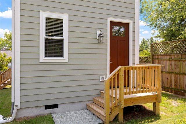 320 Gray Avenue C, Durham, NC 27701