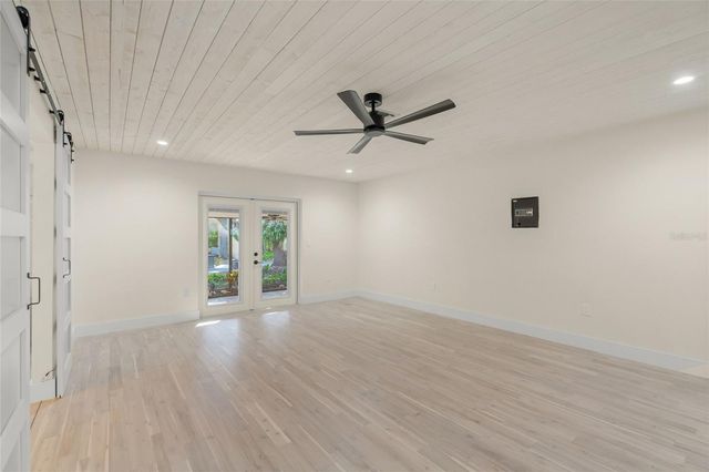 4916 HIDDEN OAKS TRAIL, Sarasota, FL 34232