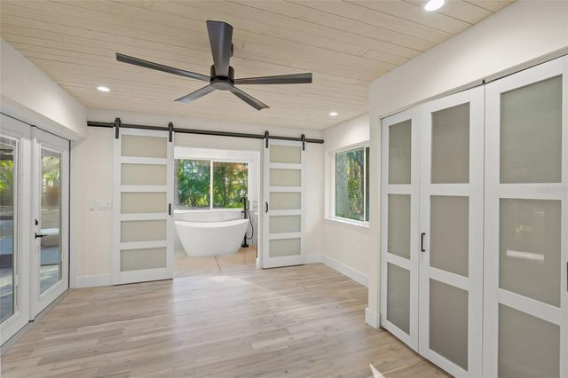 4916 HIDDEN OAKS TRAIL, Sarasota, FL 34232