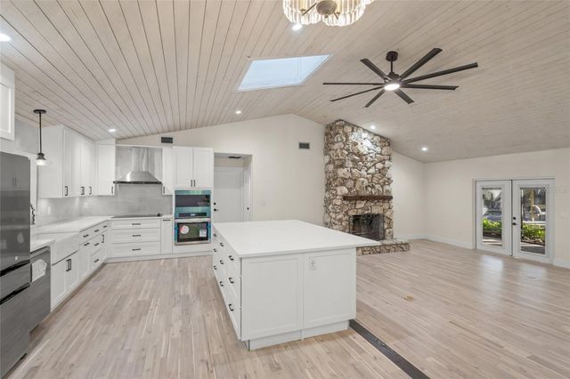 4916 HIDDEN OAKS TRAIL, Sarasota, FL 34232