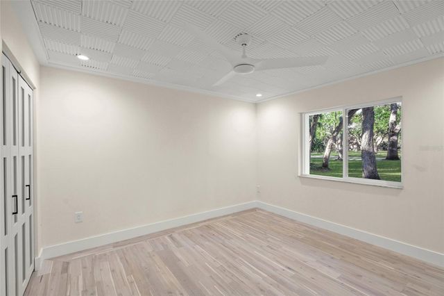 4916 HIDDEN OAKS TRAIL, Sarasota, FL 34232