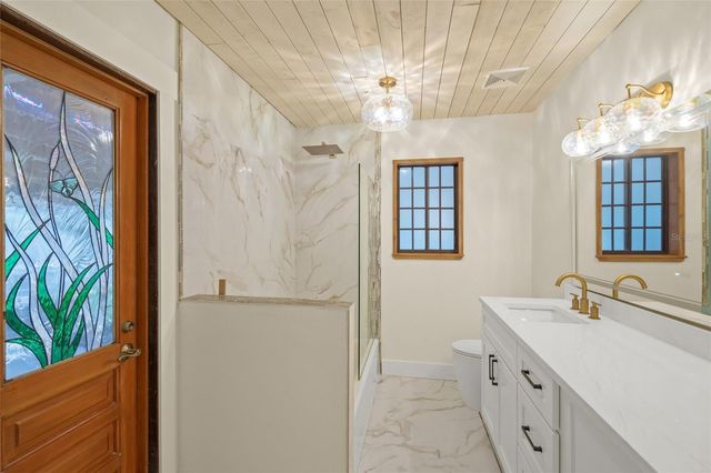 4916 HIDDEN OAKS TRAIL, Sarasota, FL 34232