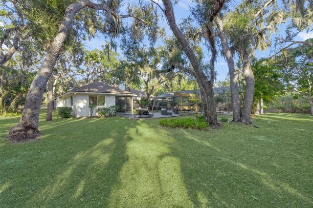 4916 HIDDEN OAKS TRAIL, Sarasota, FL 34232