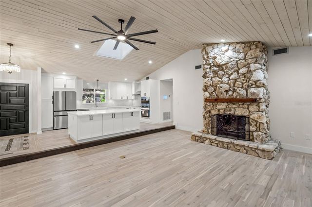 4916 HIDDEN OAKS TRAIL, Sarasota, FL 34232