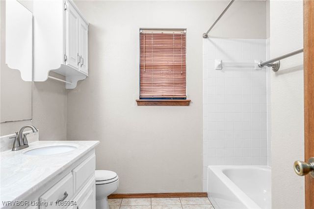 8107 Williamsburg Road, Fort Smith, AR 72903