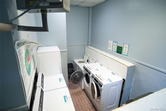 2453D Union Blvd 2A, Islip, NY 11751