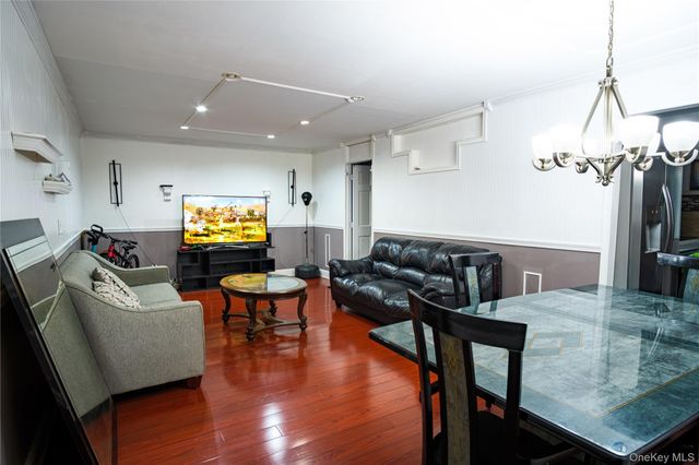 2453D Union Blvd 2A, Islip, NY 11751