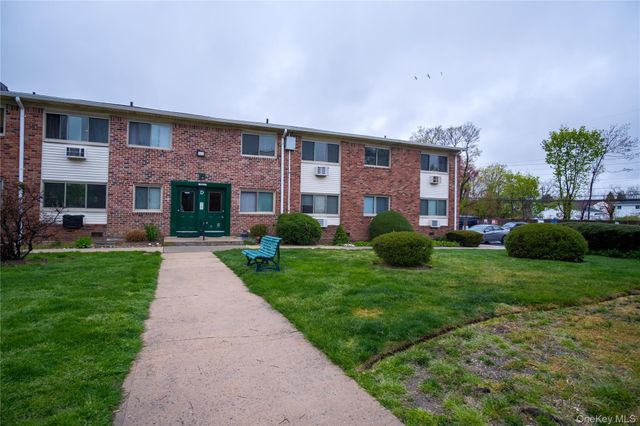 2453D Union Blvd 2A, Islip, NY 11751