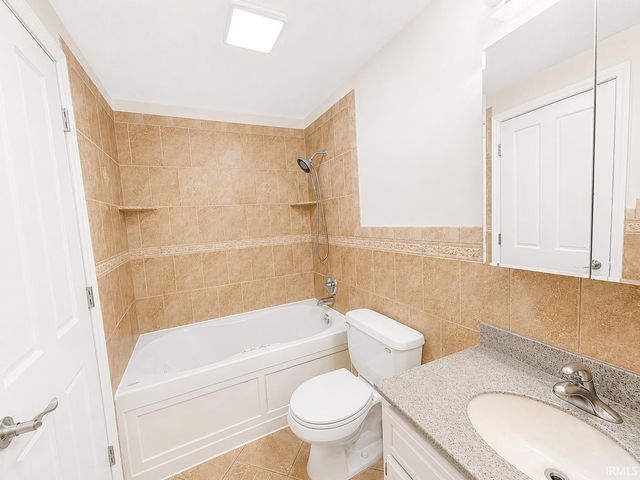 3516 Ivy League Drive, Fort Wayne, IN 46805