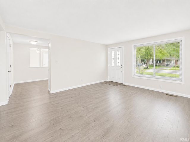 3516 Ivy League Drive, Fort Wayne, IN 46805