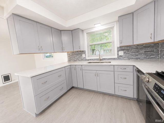 3516 Ivy League Drive, Fort Wayne, IN 46805