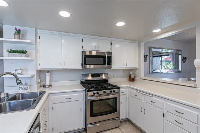 200 Village Circle, Lompoc, CA 93436