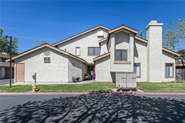 200 Village Circle, Lompoc, CA 93436
