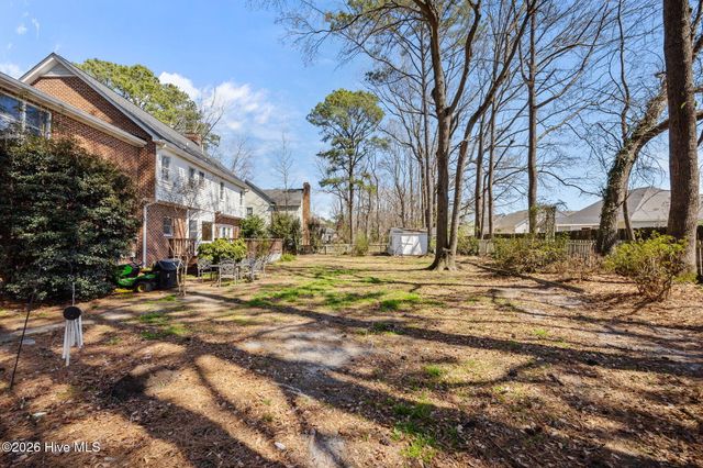 705 Kempton Drive, Greenville, NC 27834