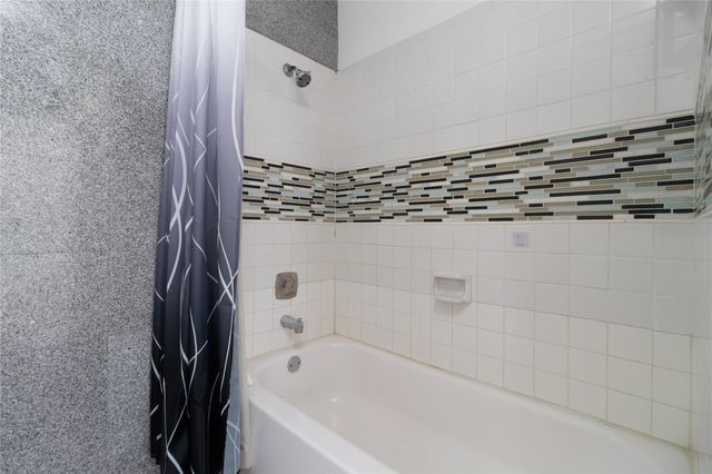 6202 Skyline Drive 29, Houston, TX 77057