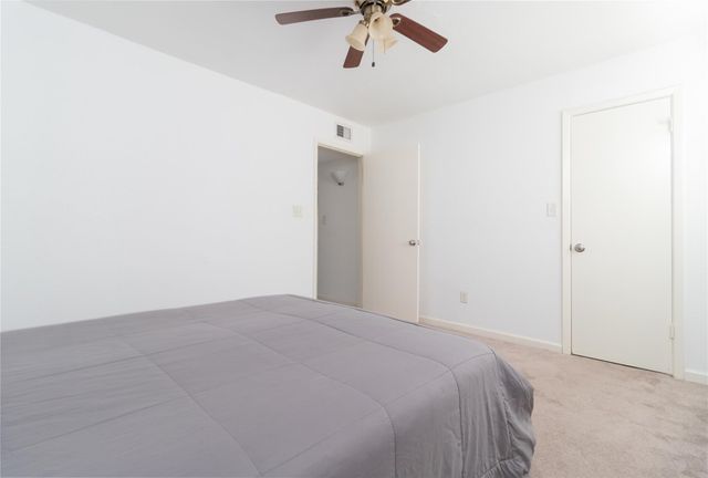 6202 Skyline Drive 29, Houston, TX 77057