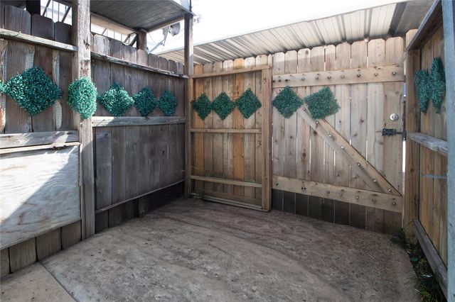 6202 Skyline Drive 29, Houston, TX 77057