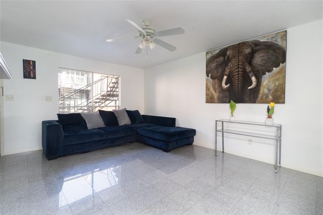 6202 Skyline Drive 29, Houston, TX 77057
