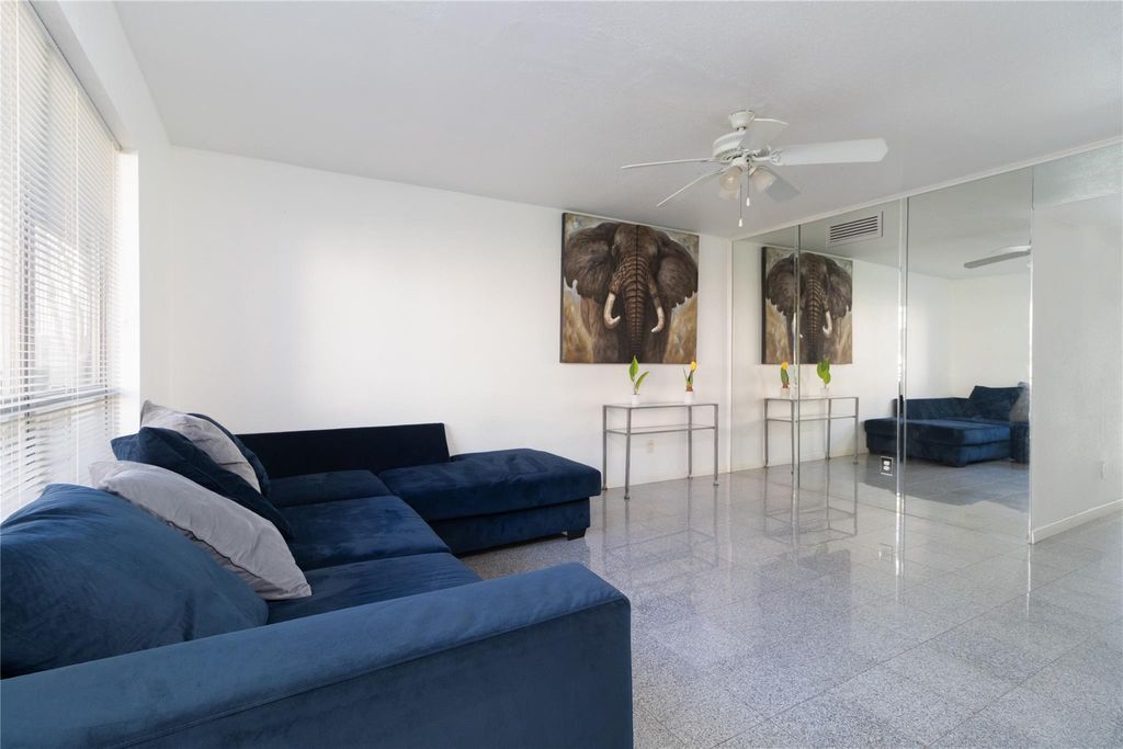 6202 Skyline Drive 29, Houston, TX 77057