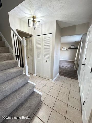 2009 Meadowgate Ln, Louisville, KY 40223