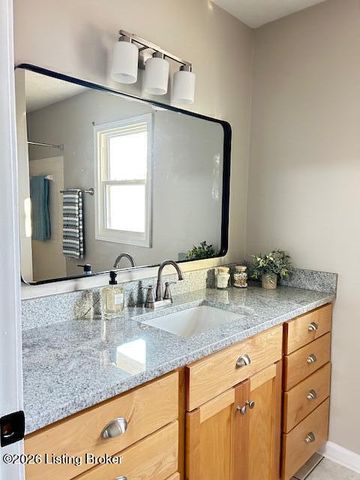 2009 Meadowgate Ln, Louisville, KY 40223