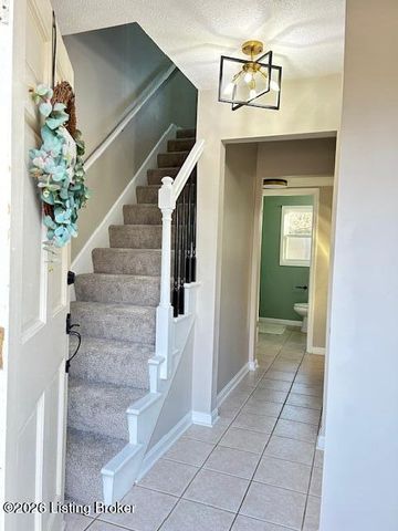 2009 Meadowgate Ln, Louisville, KY 40223