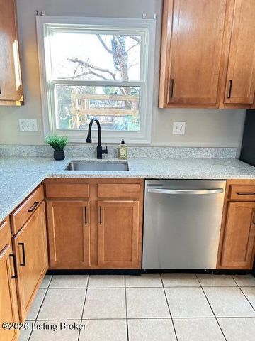 2009 Meadowgate Ln, Louisville, KY 40223