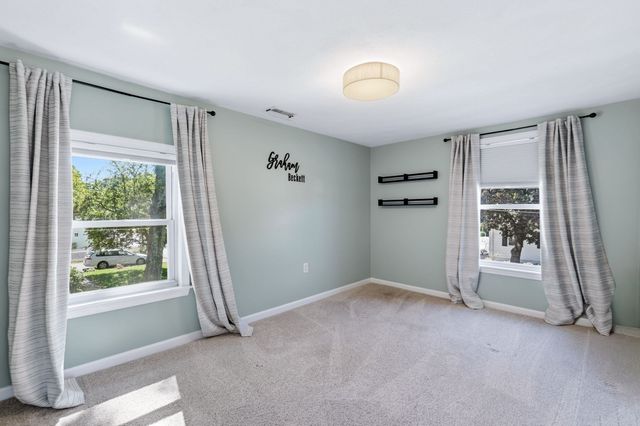 32 Marshall St, Tewksbury, MA 01876