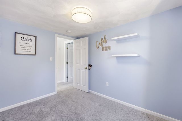 32 Marshall St, Tewksbury, MA 01876