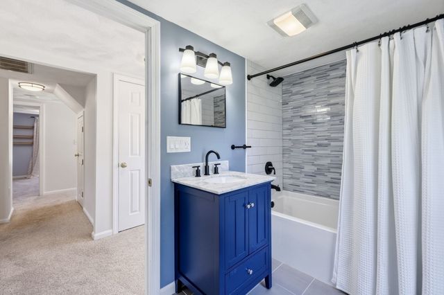 32 Marshall St, Tewksbury, MA 01876