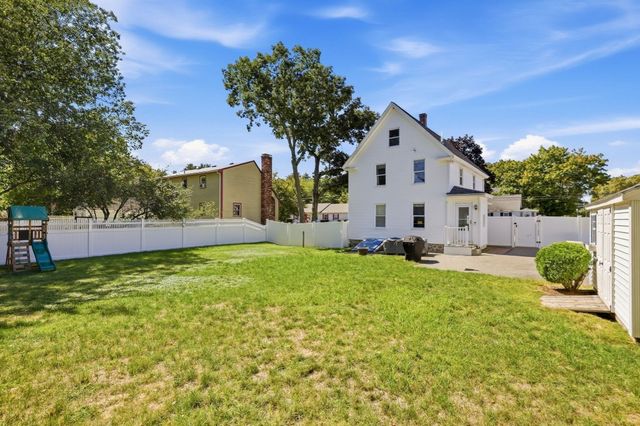 32 Marshall St, Tewksbury, MA 01876