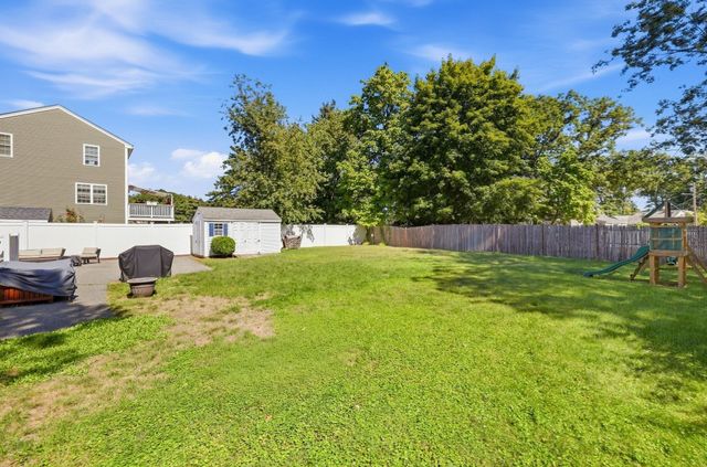 32 Marshall St, Tewksbury, MA 01876