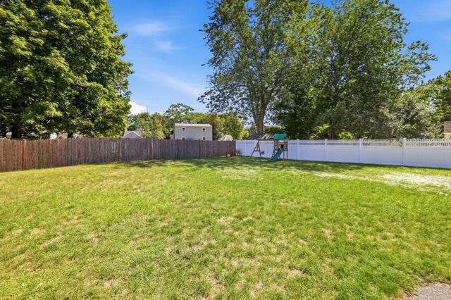32 Marshall St, Tewksbury, MA 01876