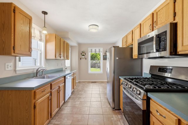 32 Marshall St, Tewksbury, MA 01876