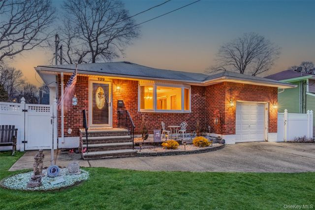 139 N Linden Street, Massapequa, NY 11758