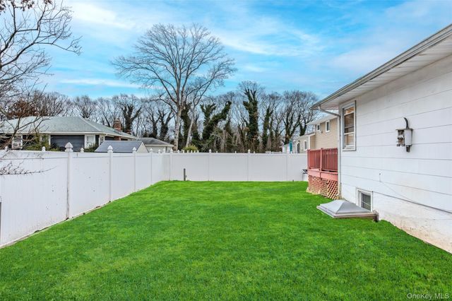 139 N Linden Street, Massapequa, NY 11758