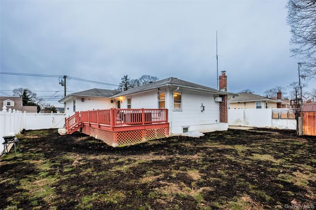 139 N Linden Street, Massapequa, NY 11758