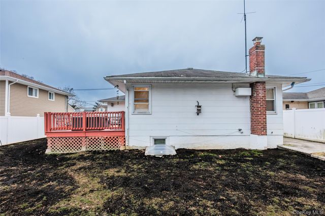 139 N Linden Street, Massapequa, NY 11758