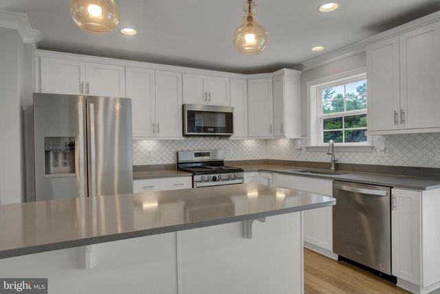 34 CHESTERFIELD RD, New Oxford, PA 17350