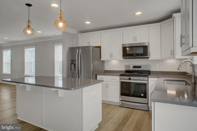34 CHESTERFIELD RD, New Oxford, PA 17350