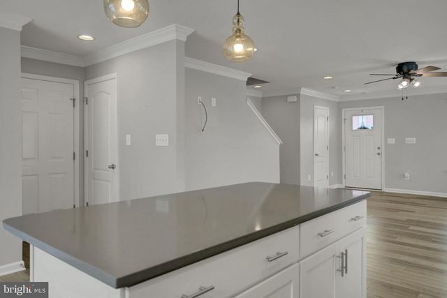 34 CHESTERFIELD RD, New Oxford, PA 17350