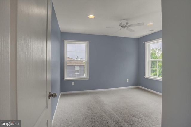 34 CHESTERFIELD RD, New Oxford, PA 17350