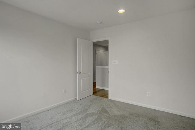 34 CHESTERFIELD RD, New Oxford, PA 17350