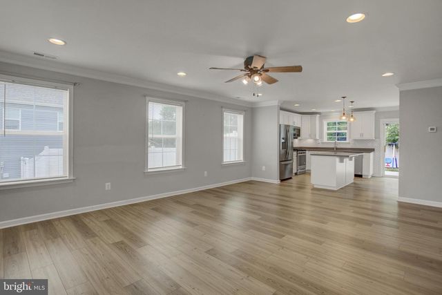 34 CHESTERFIELD RD, New Oxford, PA 17350