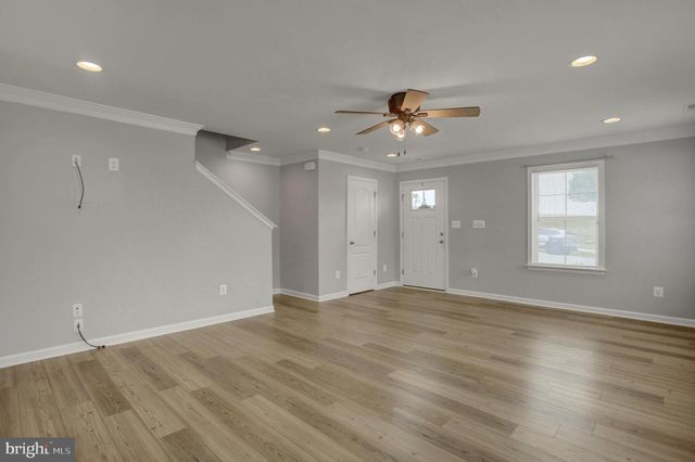 34 CHESTERFIELD RD, New Oxford, PA 17350